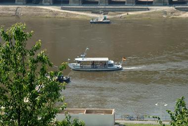 Elbe mit normalen Wasserpegel